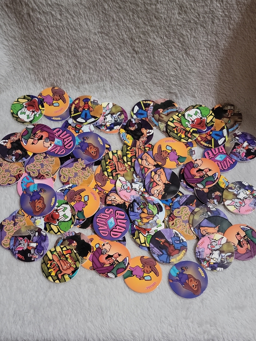 75 Treat Entertainment Pogs